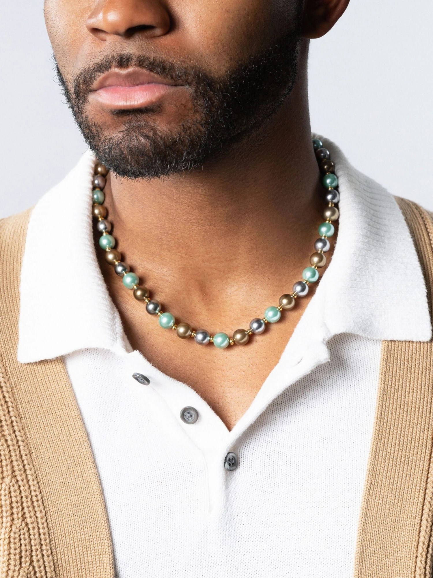 Nialaya 10mm Pastel Metallic Pearl Necklace With Gold 6 Nialaya 10mm Pastel Metallic Pearl Necklace With Gold - Image 6