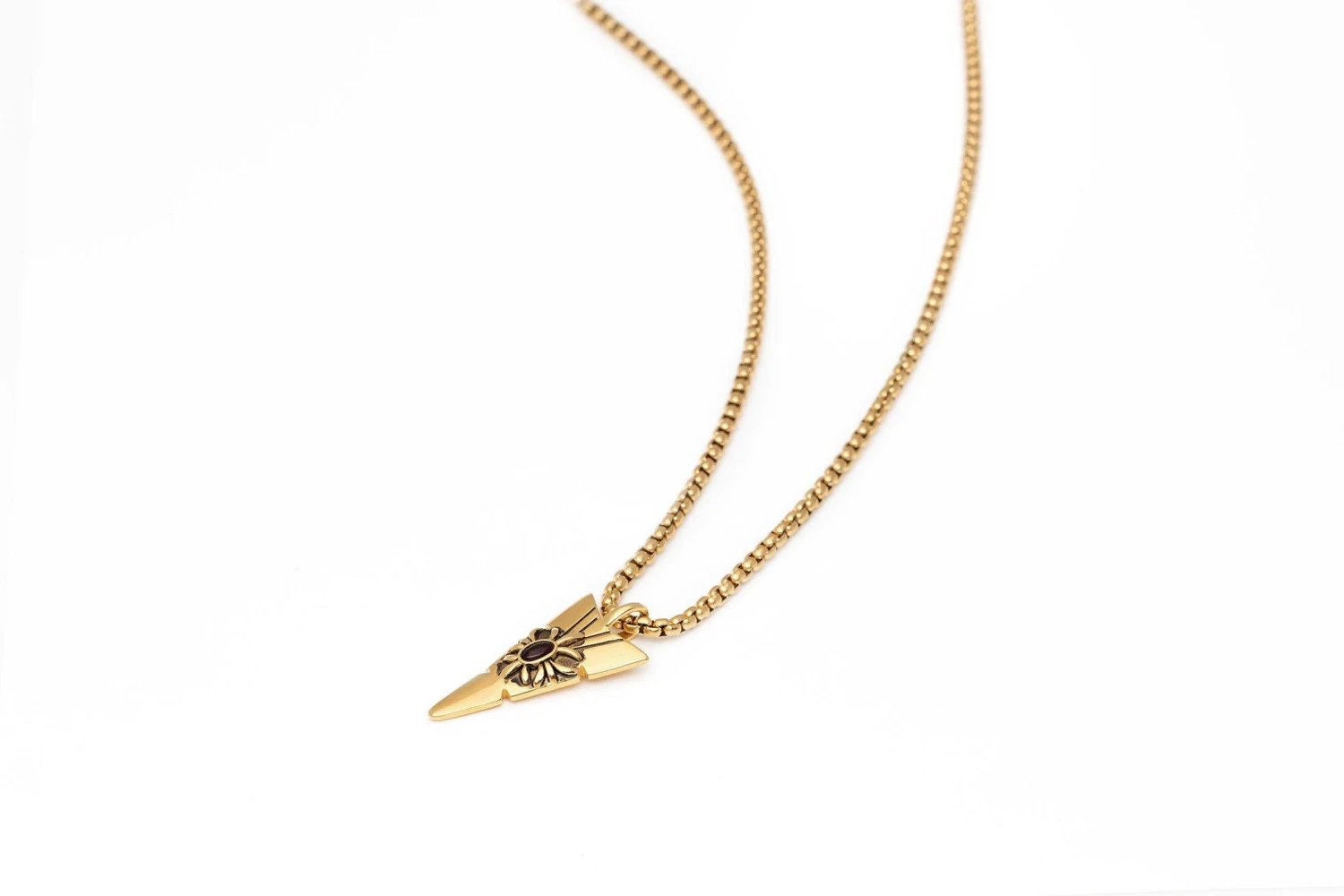 NIALAYA X JOHNNY EDLIND: Gold Arrowhead Necklace With Red Stone 3 NIALAYA X JOHNNY EDLIND: Gold Arrowhead Necklace With Red Stone - Image 3