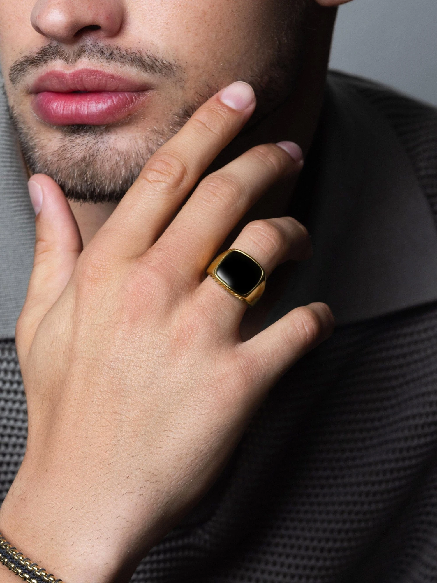 Nialaya Gentleman's Gold Signet Ring With Black Onyx 2 Nialaya Gentleman's Gold Signet Ring With Black Onyx - Image 2