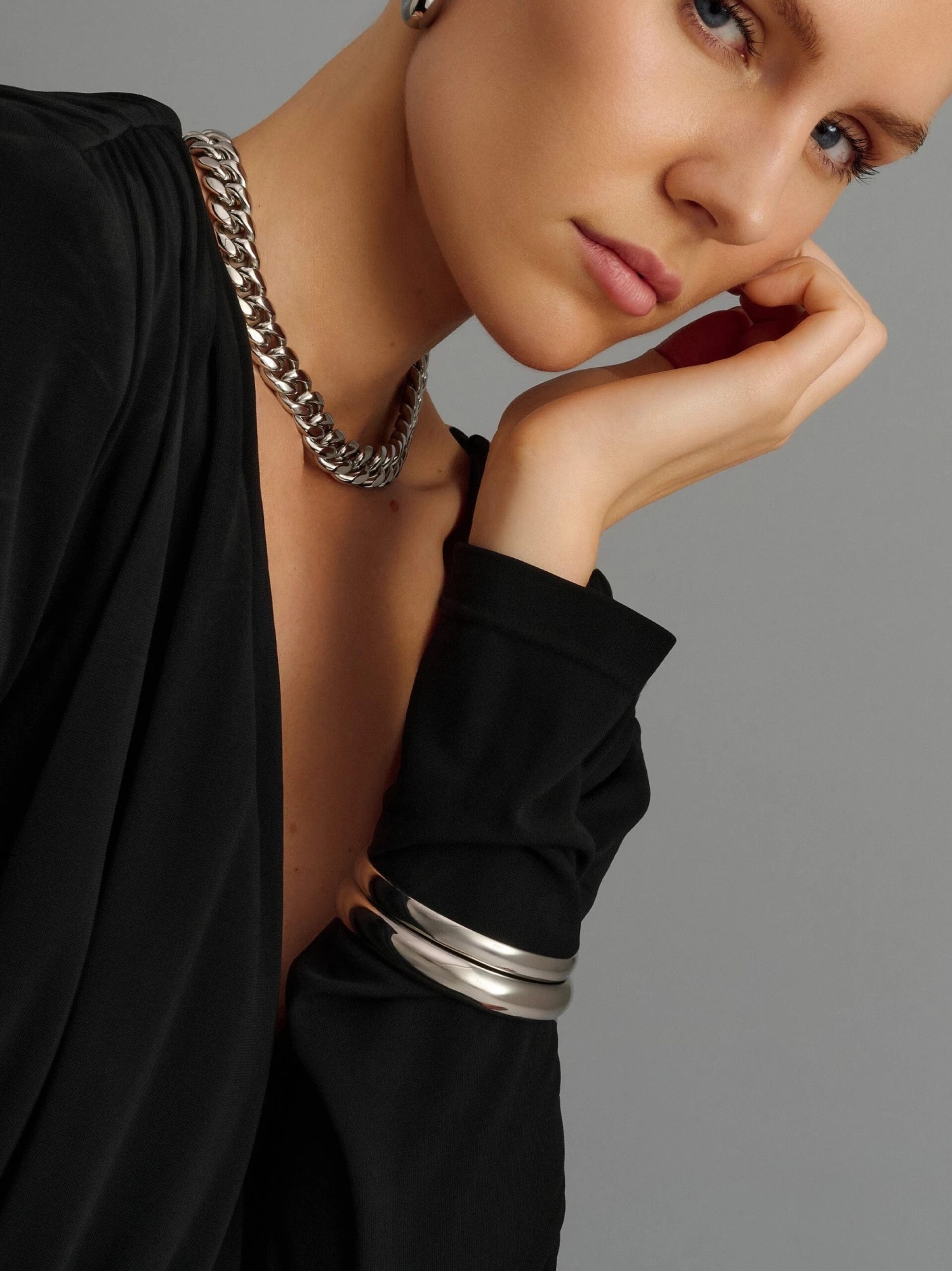 Nialaya Classic 8mm Round Bangle In Silver 2 Nialaya Classic 8mm Round Bangle In Silver - Image 2