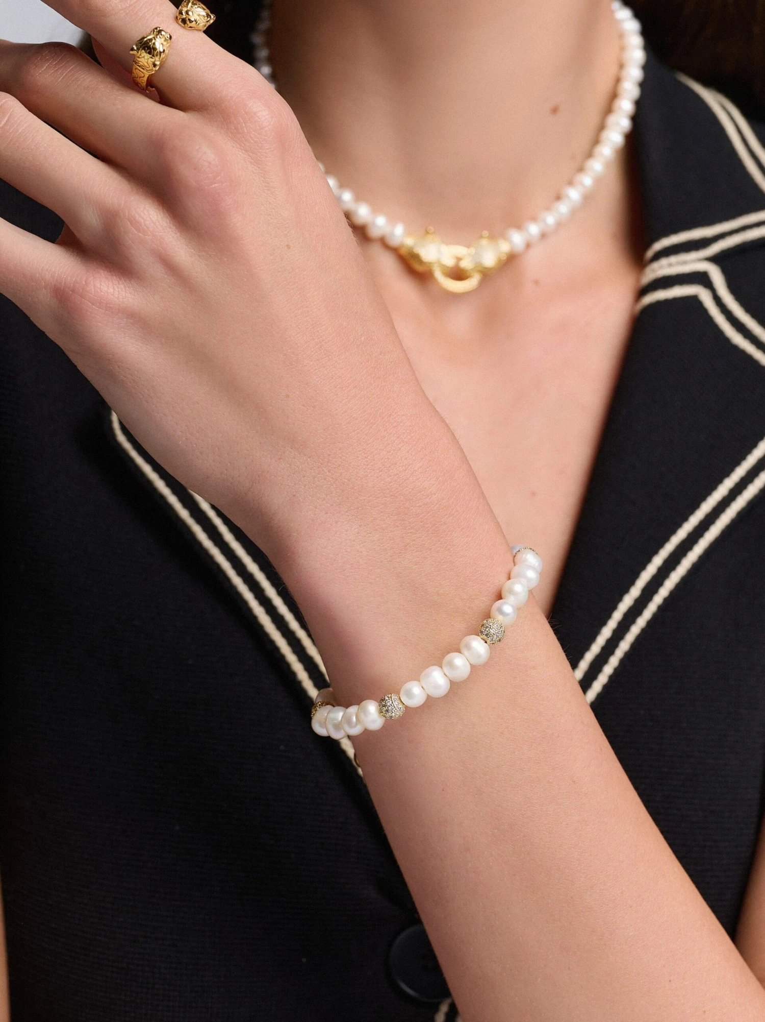 Nialaya Women's Beaded Bracelet With Pearl And Gold 2 Nialaya Women's Beaded Bracelet With Pearl And Gold - Image 2