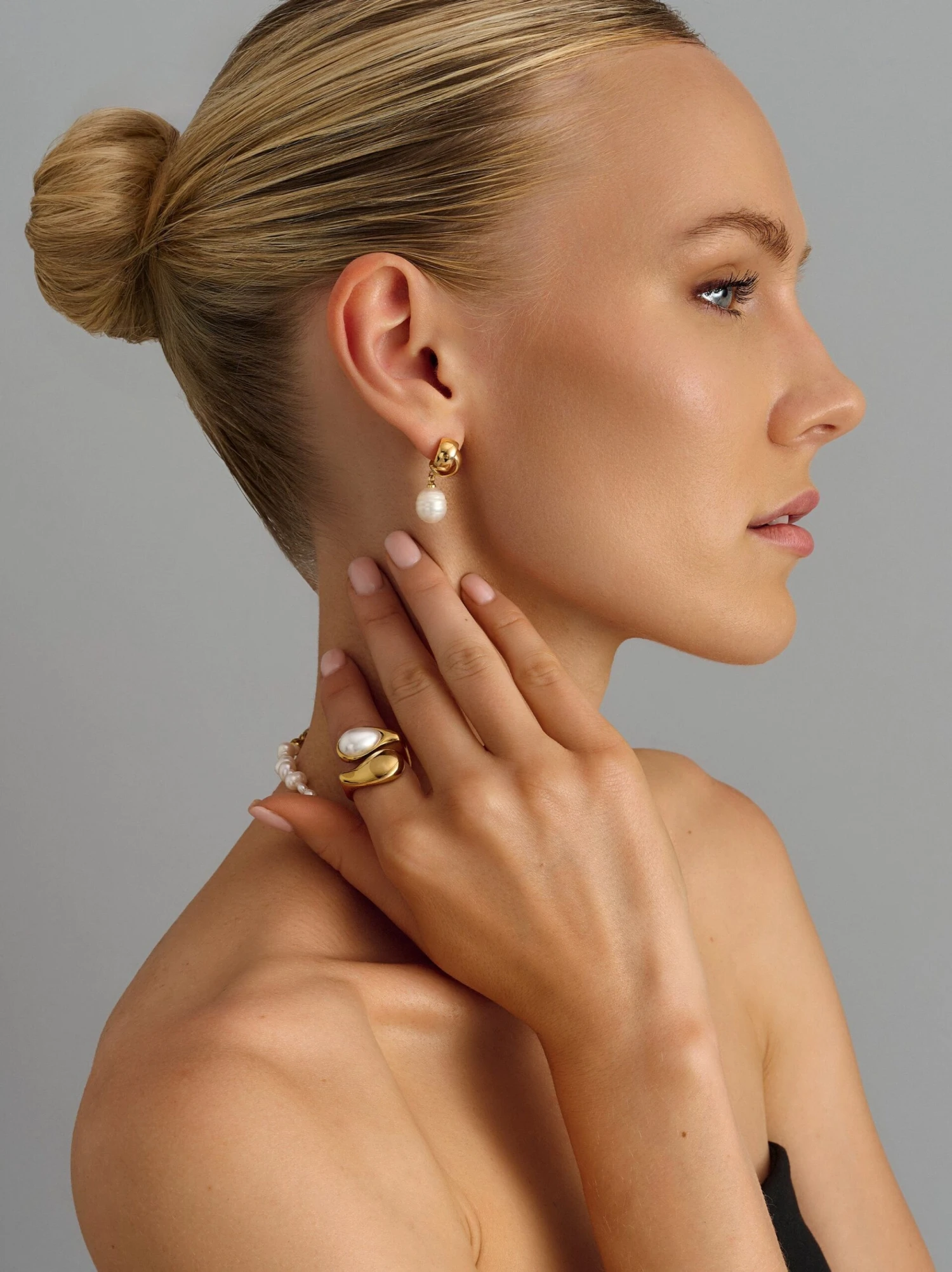 Nialaya Cuff Ring With Pearl In Gold 4 Nialaya Cuff Ring With Pearl In Gold - Image 4